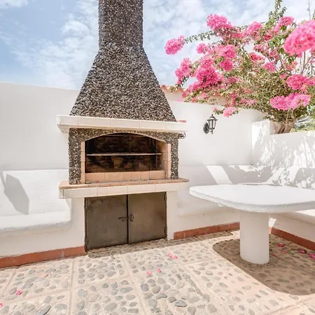 Chalet Amplio Chalet En Con Jardin Y Vista Al Mar *