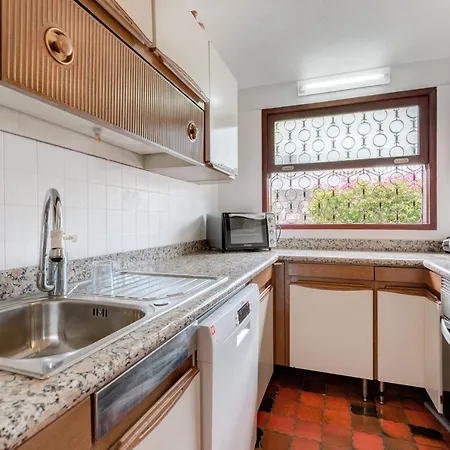 Amplio Chalet En Con Jardin Y Vista Al Mar شاليه بالم مار